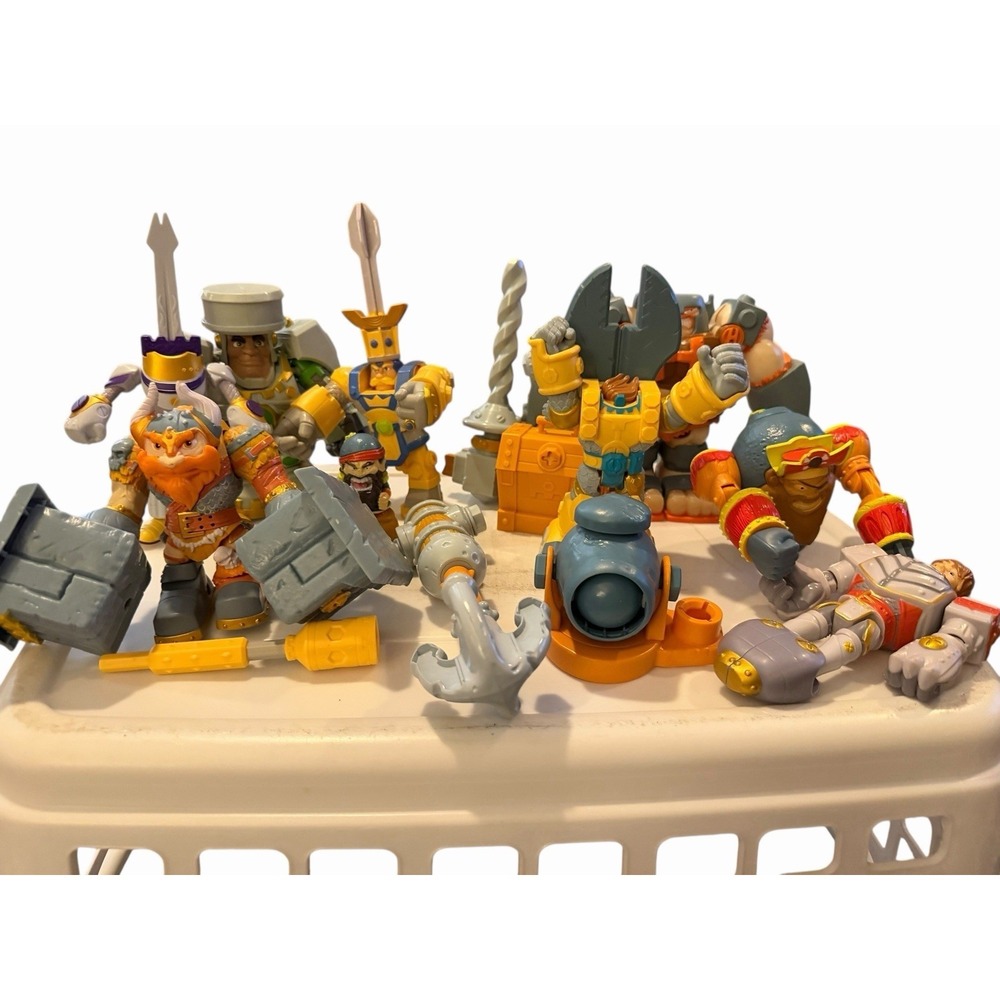 Little Tikes Kingdom Builders Lot‎ Of 8 Characters + Extras